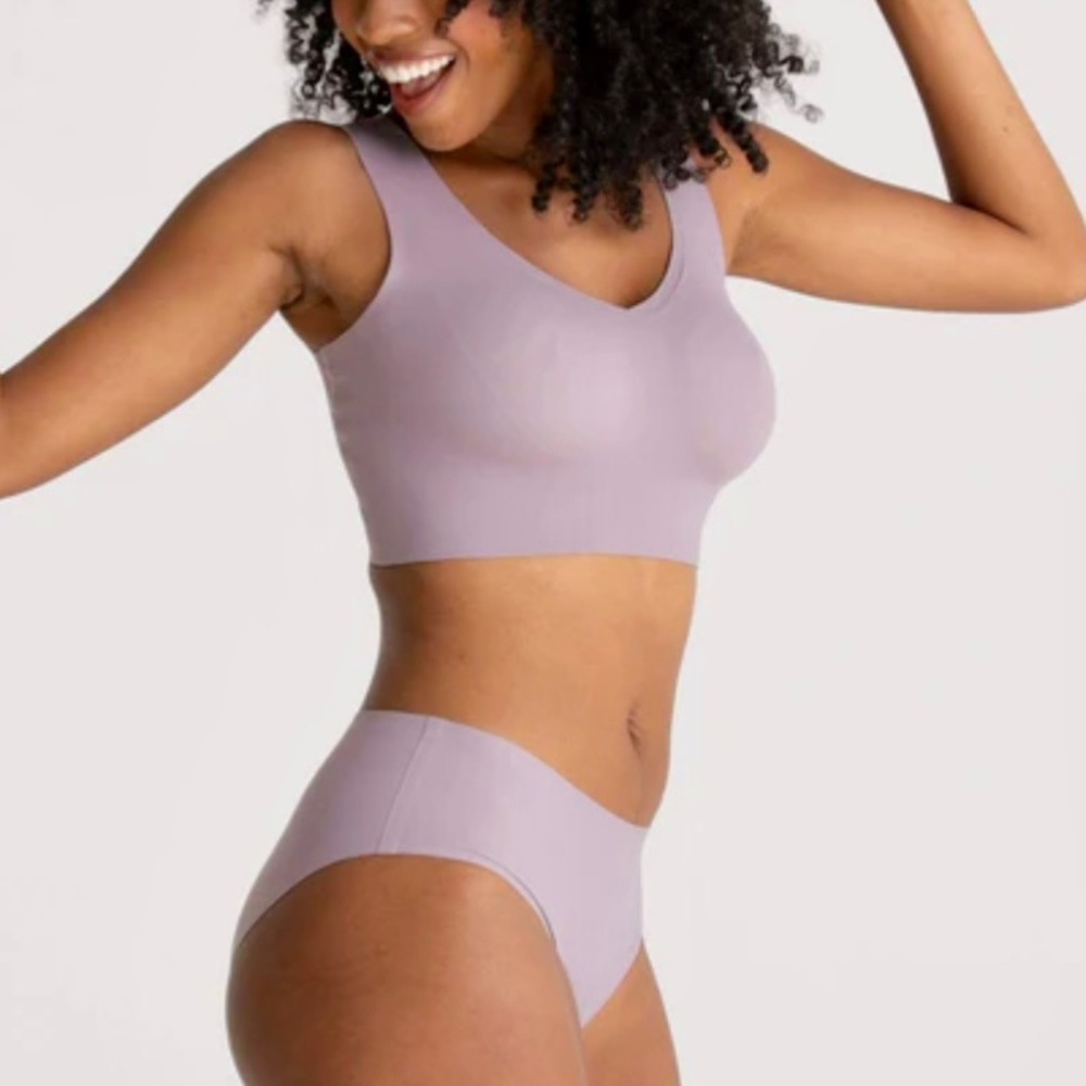 Evelyn & Bobbie Defy Bra, Wireless Amethyst Small NWT